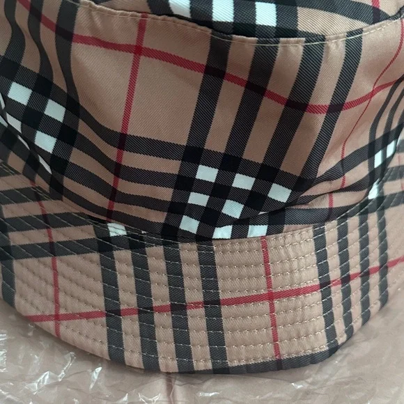 👒 New Plaid Bucket Hat - Picture 5 of 5